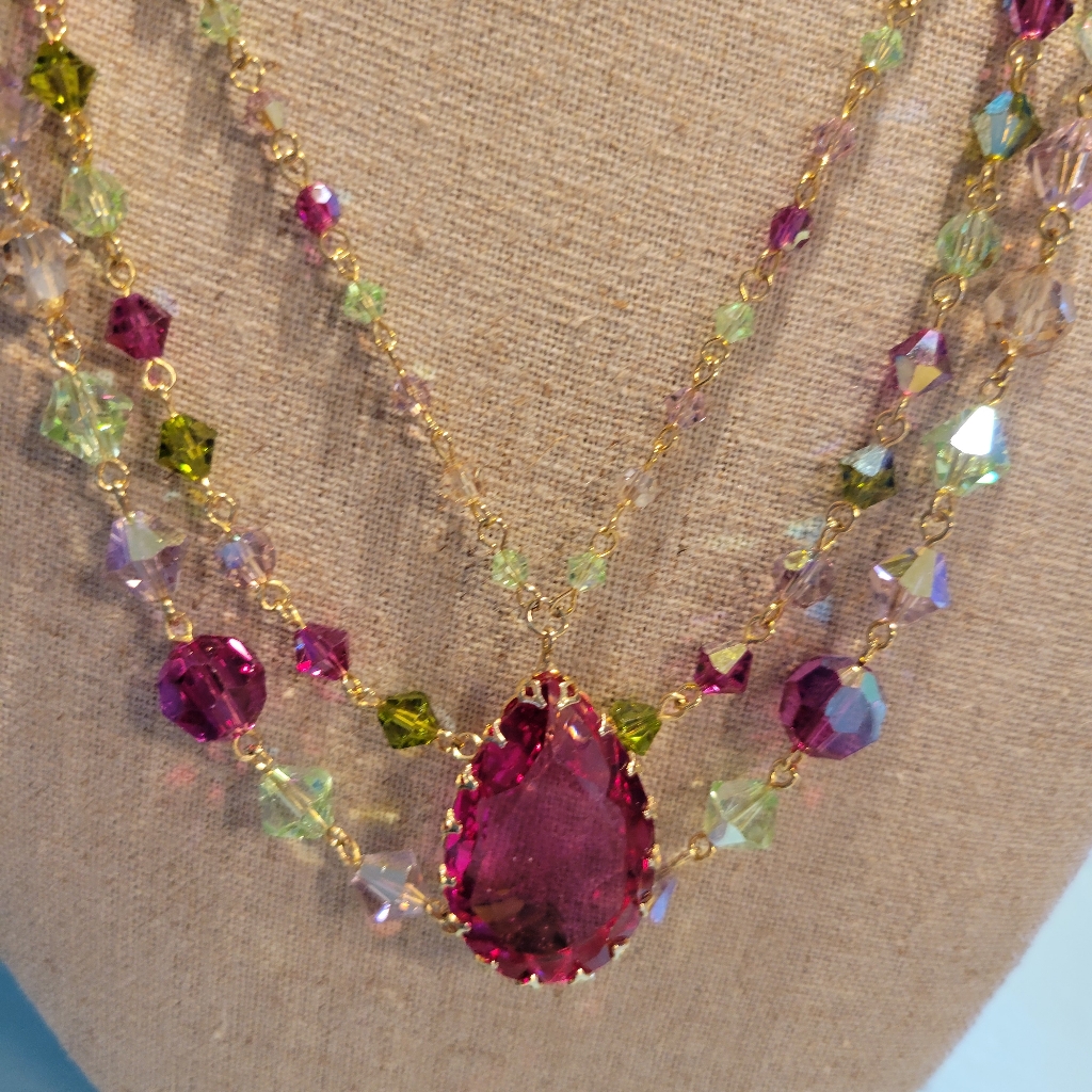 Elegant Multicolor Crystal Necklace 18 69$